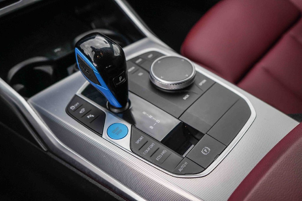 Thumbnail: 2023 BMW i4 - 14