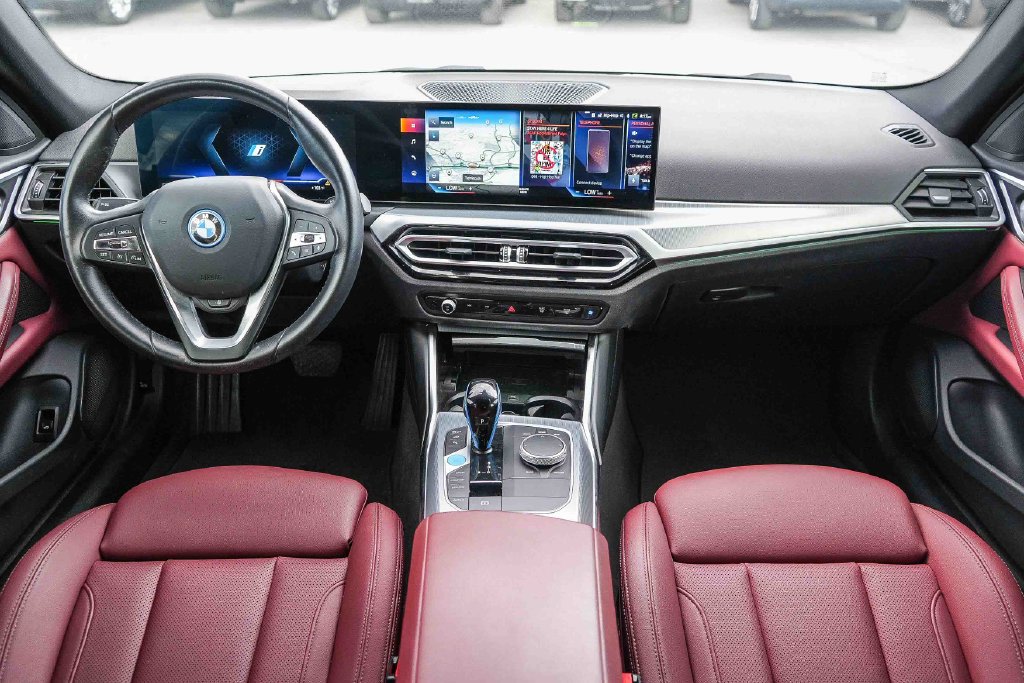 Thumbnail: 2023 BMW i4 - 2