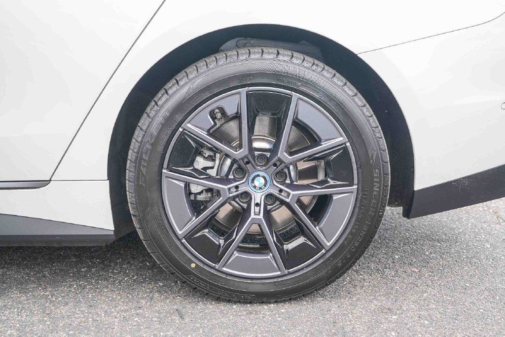 Thumbnail: 2023 BMW i4 - 6