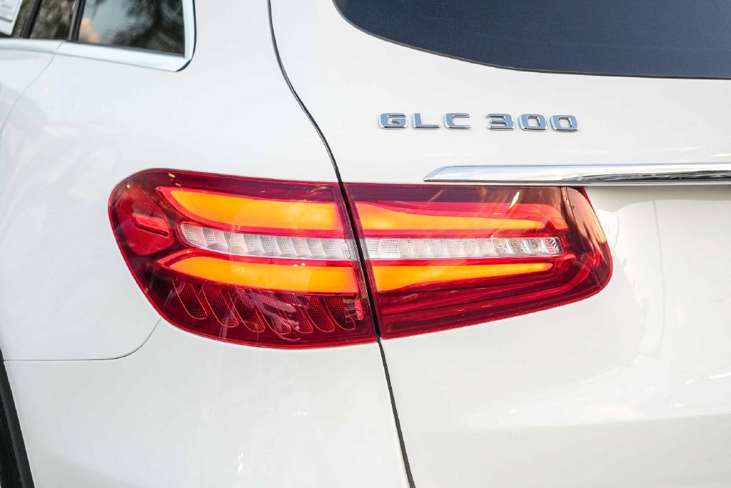 Thumbnail: 2019 Mercedes-Benz GLC - 23