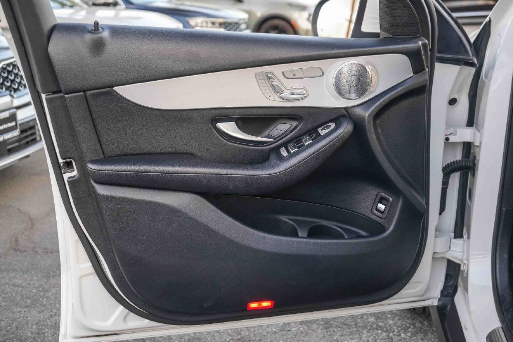 Thumbnail: 2019 Mercedes-Benz GLC - 25