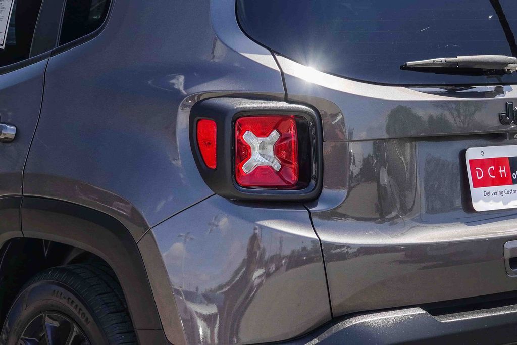 Thumbnail: 2020 Jeep Renegade - 19