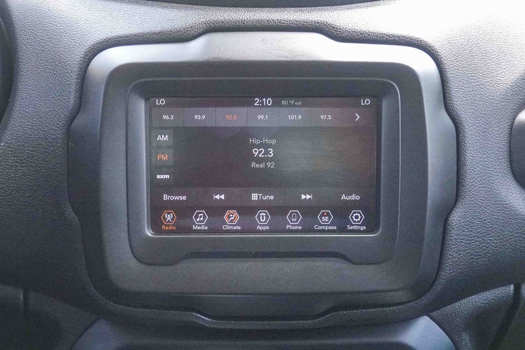 Thumbnail: 2020 Jeep Renegade - 22