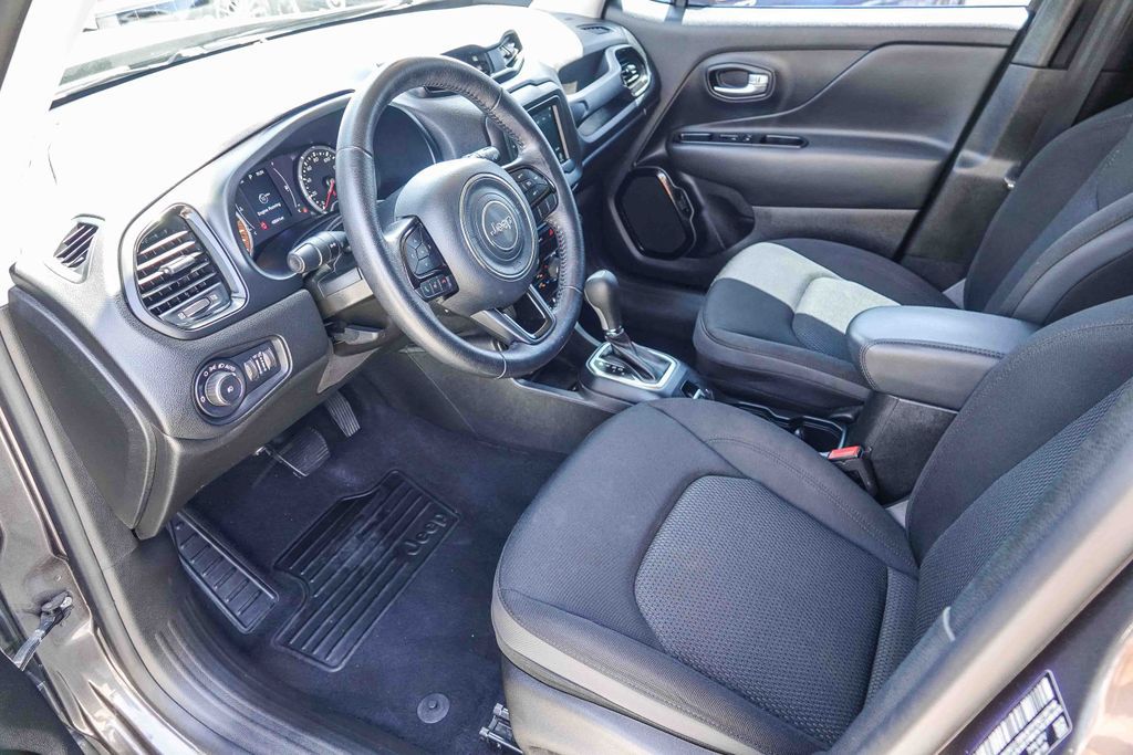 Thumbnail: 2020 Jeep Renegade - 10