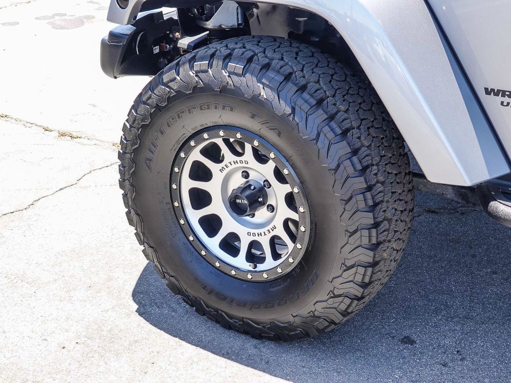 Thumbnail: 2017 Jeep Wrangler - 7