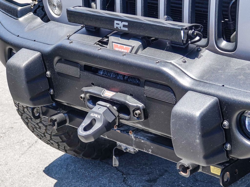 Thumbnail: 2017 Jeep Wrangler - 8