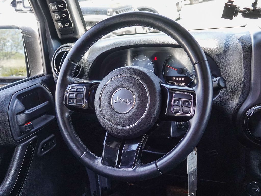 Thumbnail: 2017 Jeep Wrangler - 9