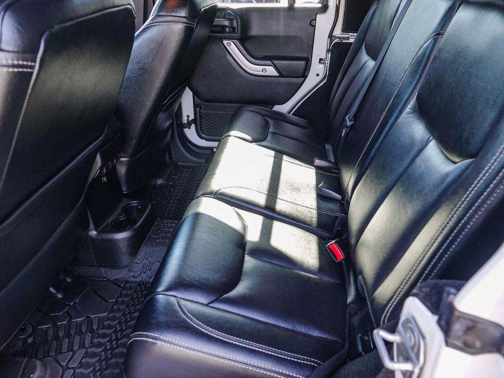 Thumbnail: 2016 Jeep Wrangler - 12