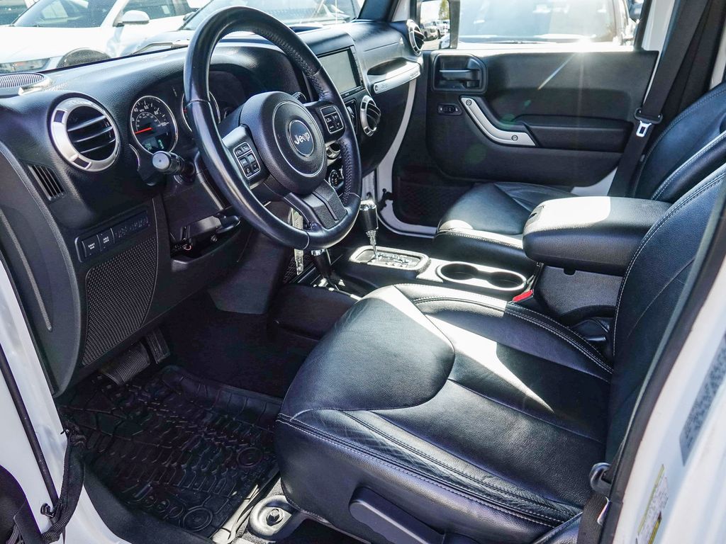 Thumbnail: 2016 Jeep Wrangler - 11