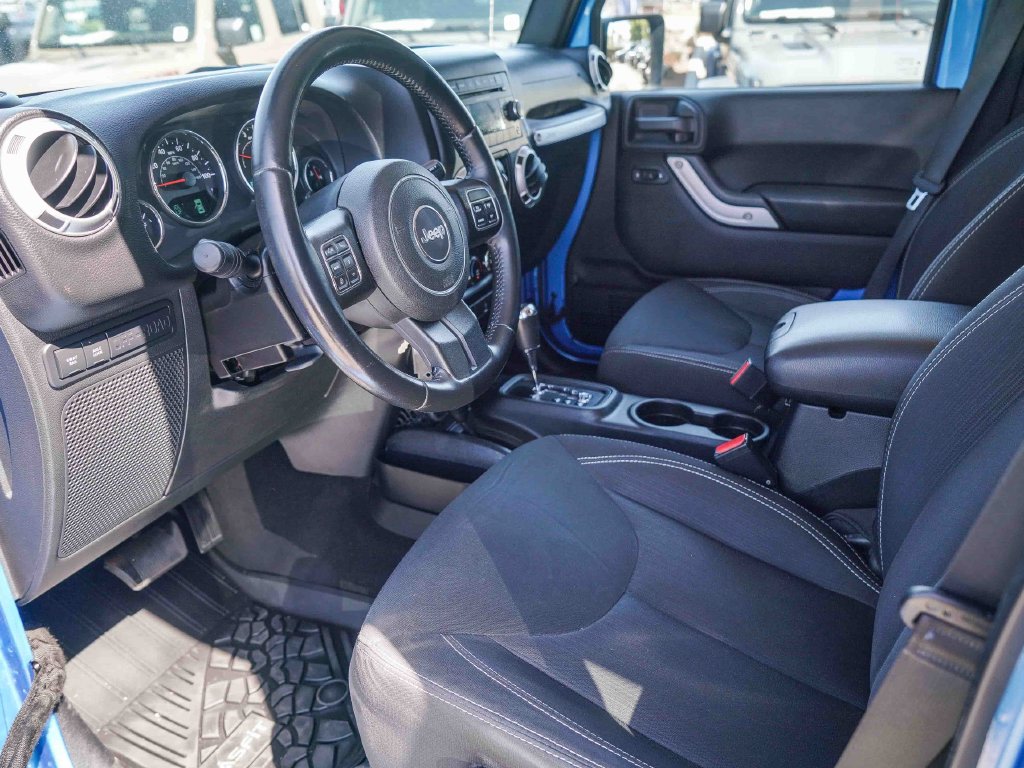 Thumbnail: 2016 Jeep Wrangler - 9