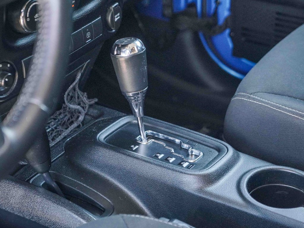 Thumbnail: 2016 Jeep Wrangler - 13