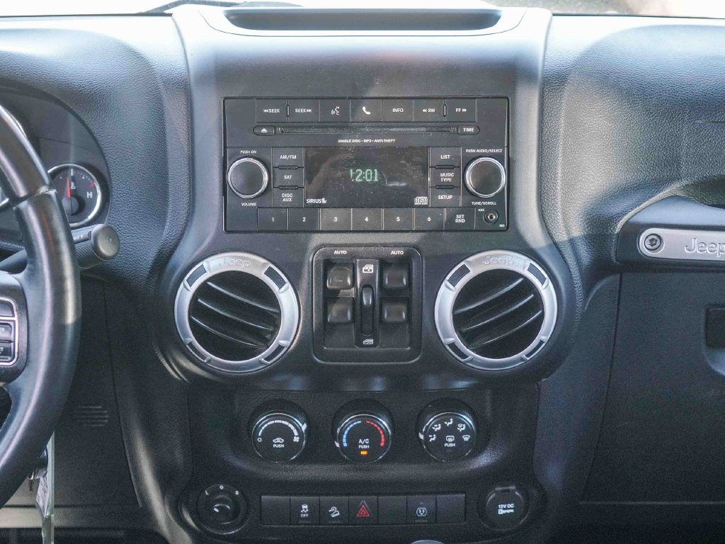 Thumbnail: 2016 Jeep Wrangler - 12