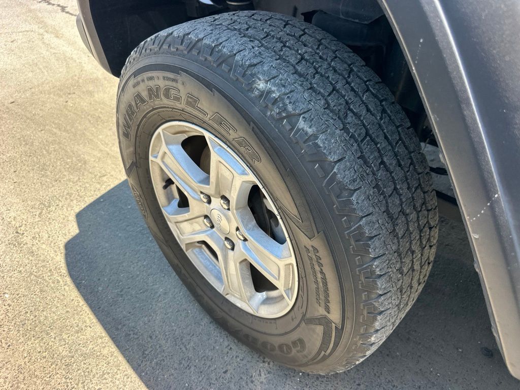 Thumbnail: 2020 Jeep Wrangler - 3