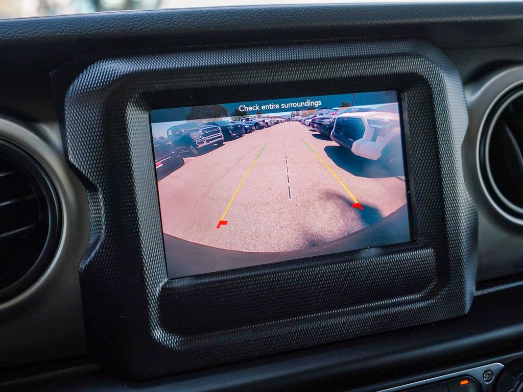 Thumbnail: 2021 Jeep Wrangler - 26