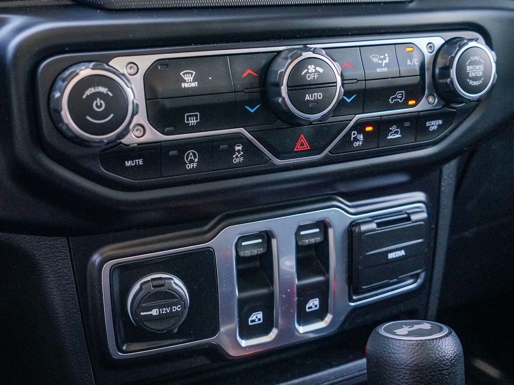 Thumbnail: 2021 Jeep Wrangler - 25
