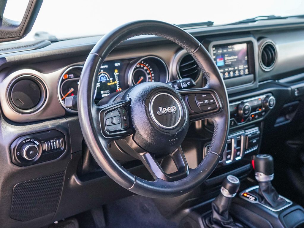 Thumbnail: 2021 Jeep Wrangler - 9