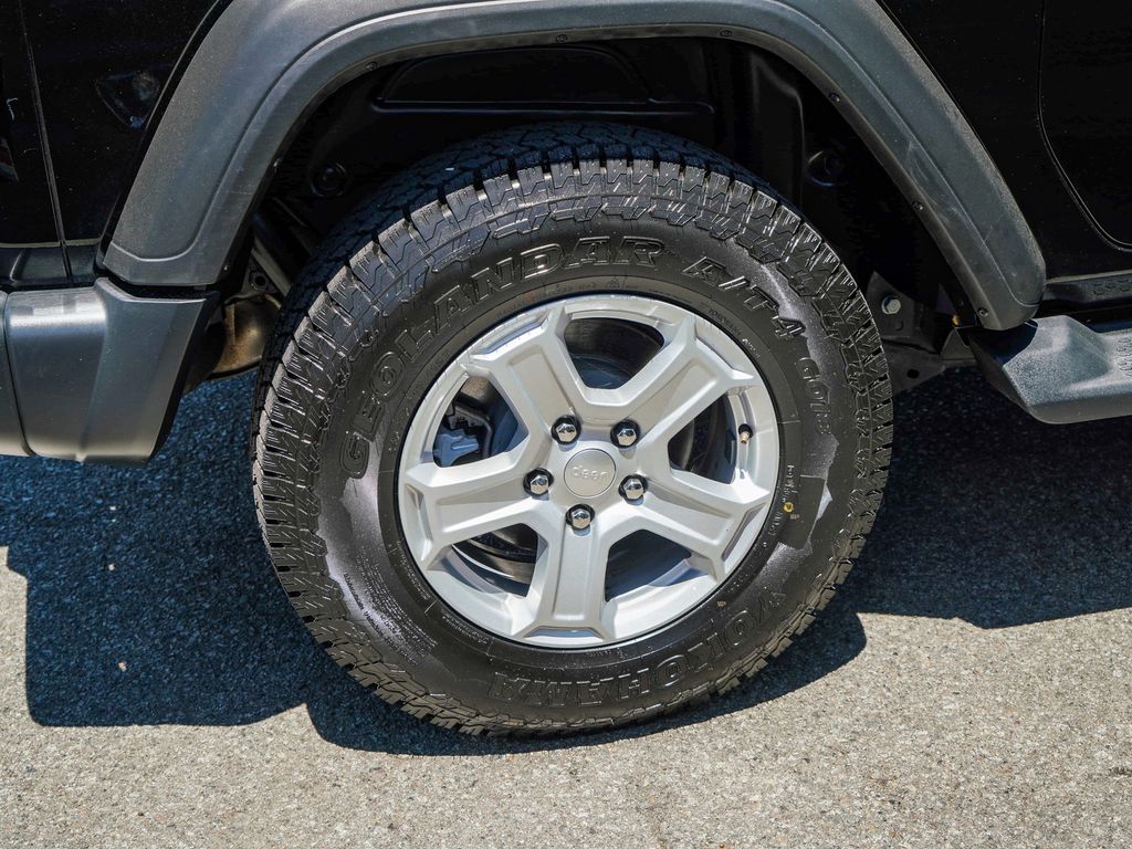 Thumbnail: 2021 Jeep Wrangler - 7