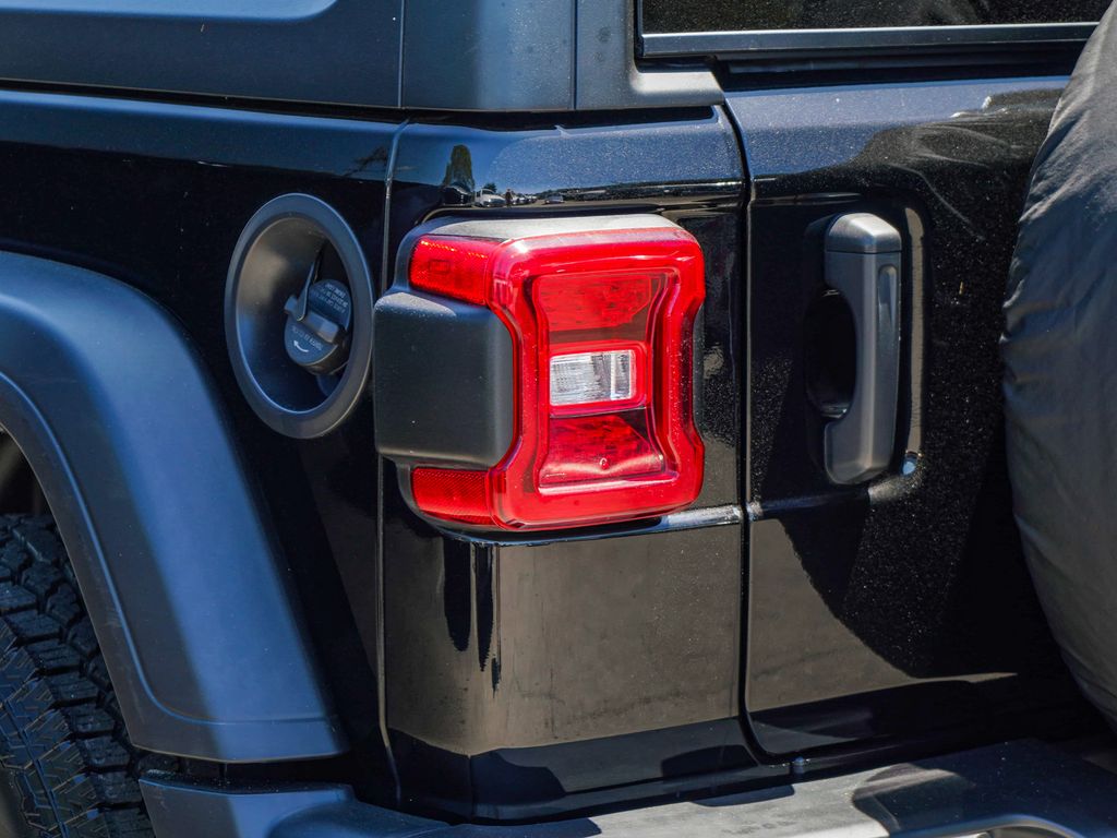 Thumbnail: 2021 Jeep Wrangler - 20