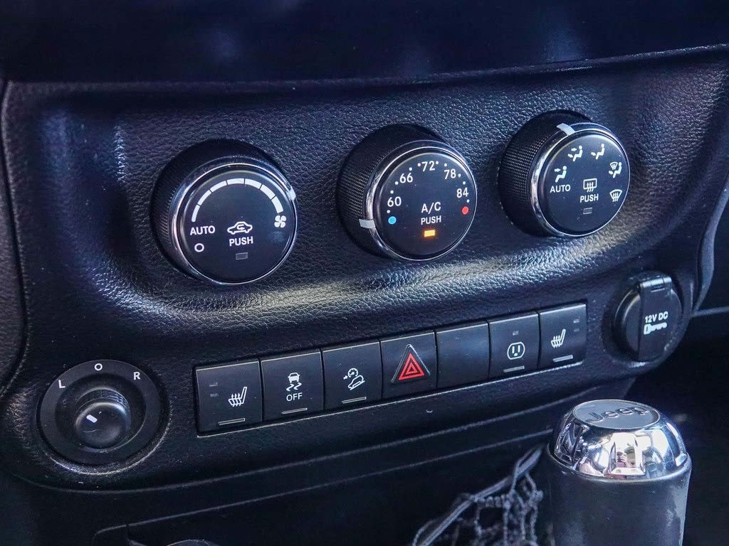 Thumbnail: 2014 Jeep Wrangler - 23