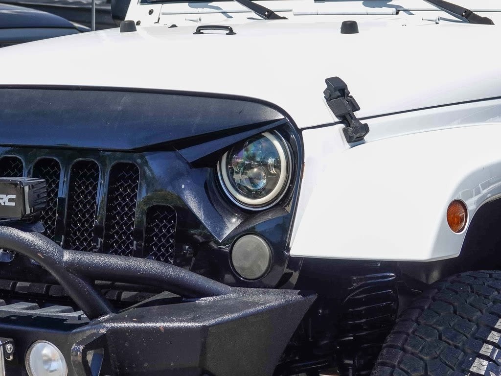 Thumbnail: 2014 Jeep Wrangler - 18