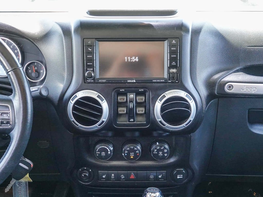 Thumbnail: 2014 Jeep Wrangler - 19