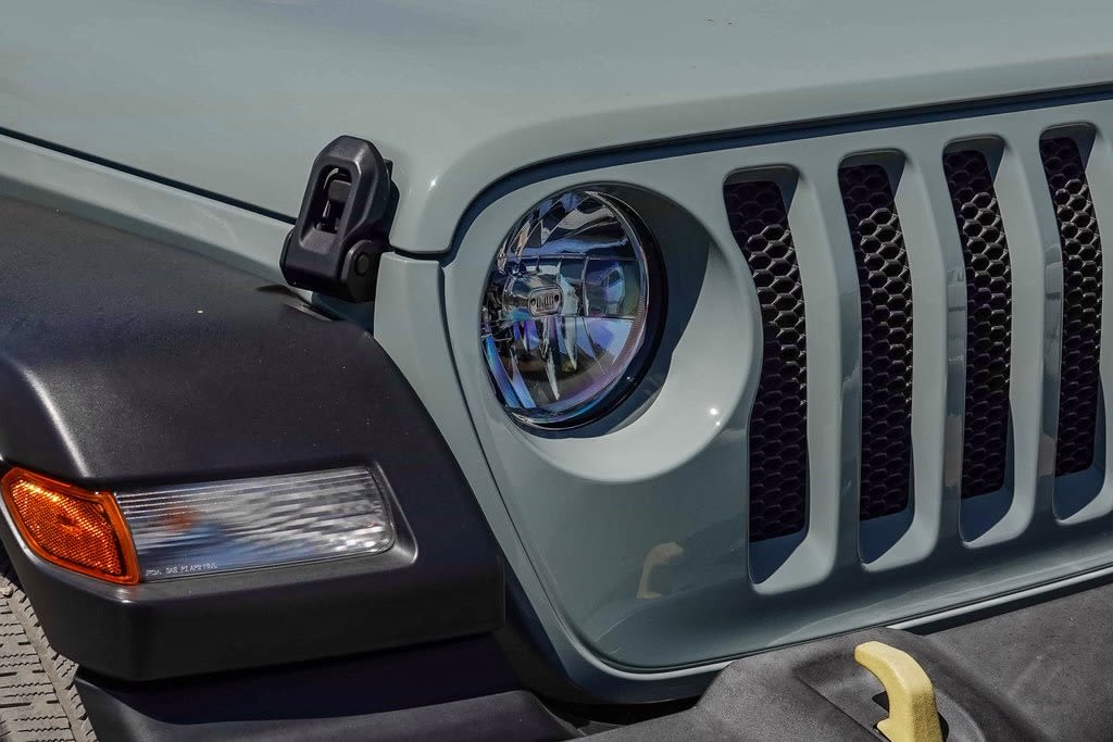 Thumbnail: 2023 Jeep Wrangler - 10