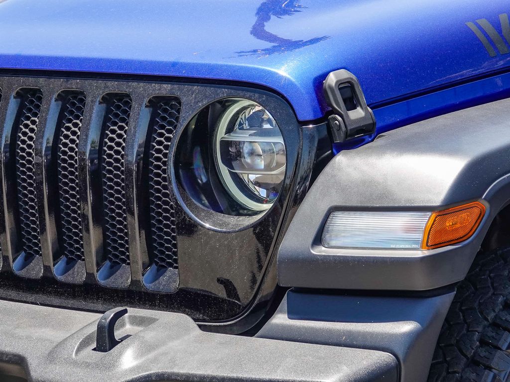 Thumbnail: 2020 Jeep Wrangler - 21