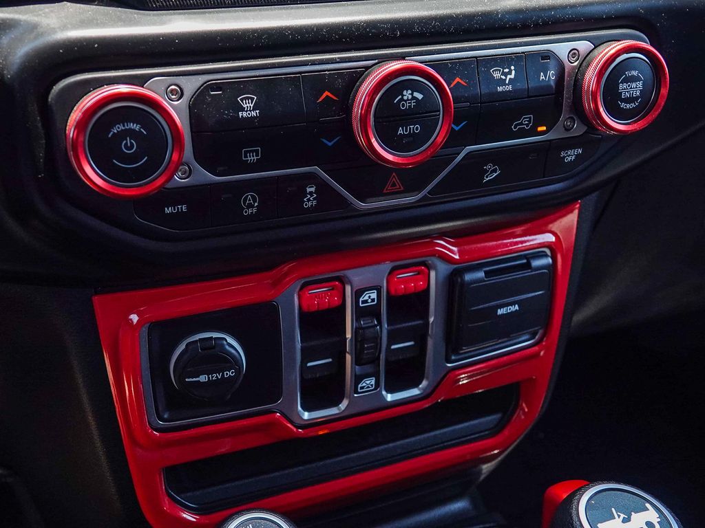 Thumbnail: 2020 Jeep Wrangler - 25