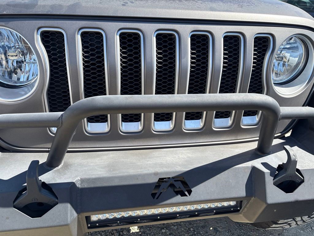 Thumbnail: 2020 Jeep Wrangler - 13