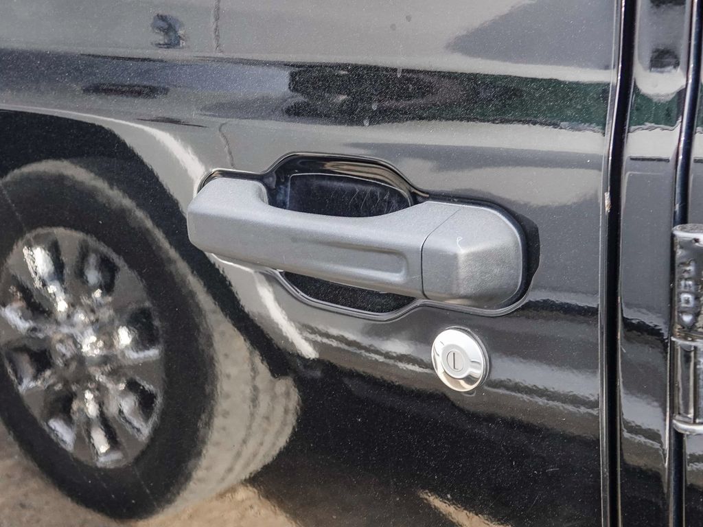 Thumbnail: 2018 Jeep Wrangler - 18