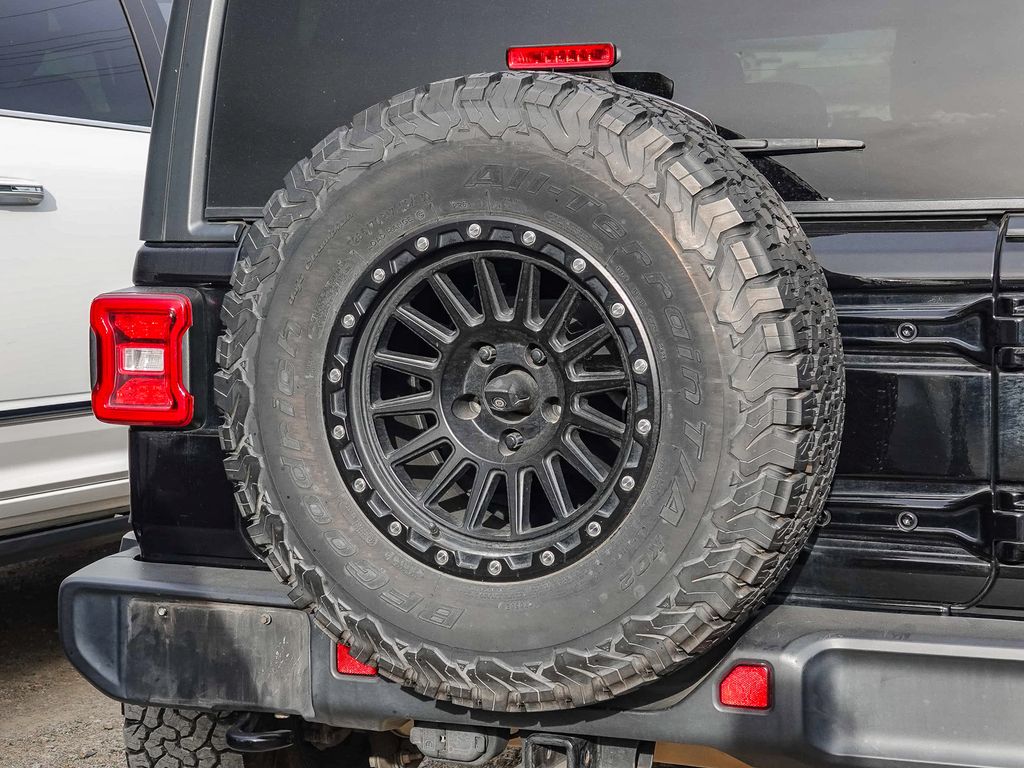 Thumbnail: 2018 Jeep Wrangler - 14