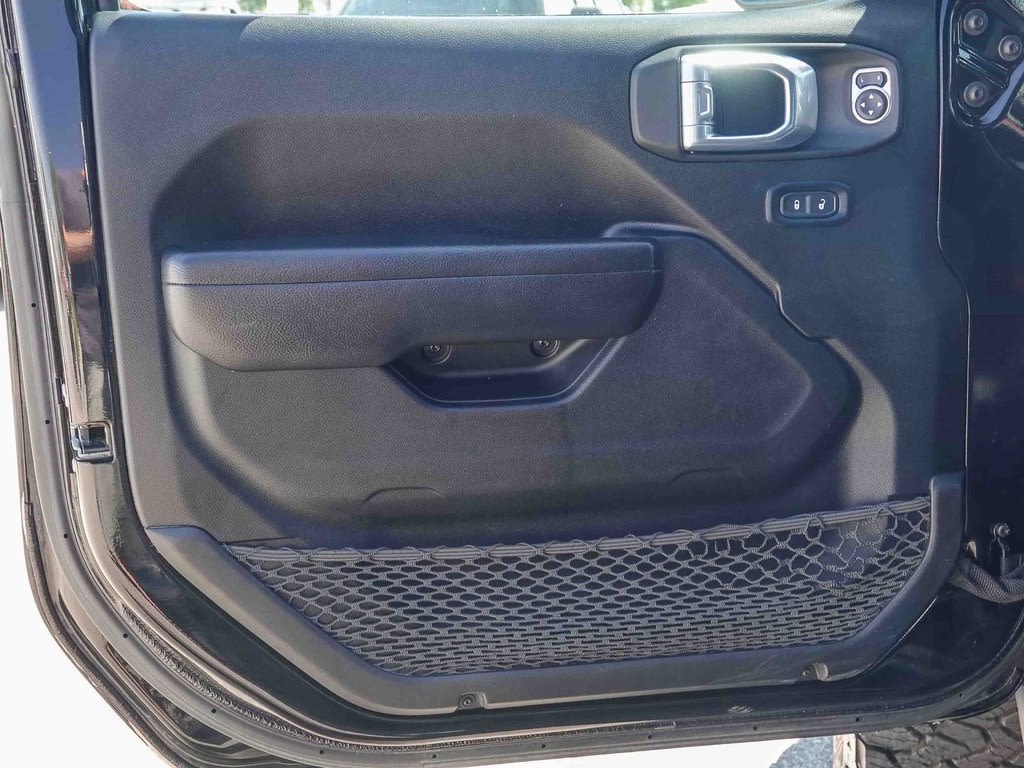 Thumbnail: 2022 Jeep Wrangler - 23