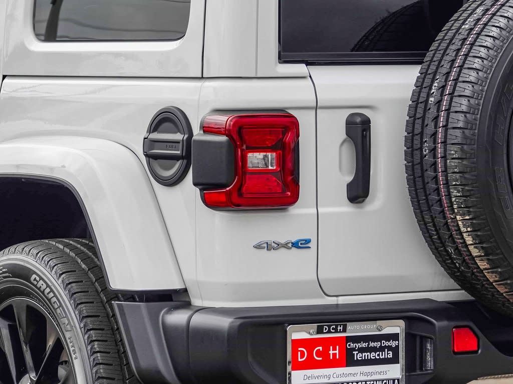 Thumbnail: 2022 Jeep Wrangler - 19