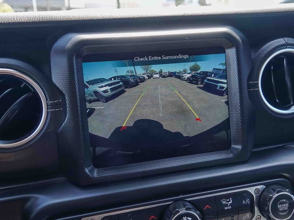 Thumbnail: 2021 Jeep Wrangler - 28