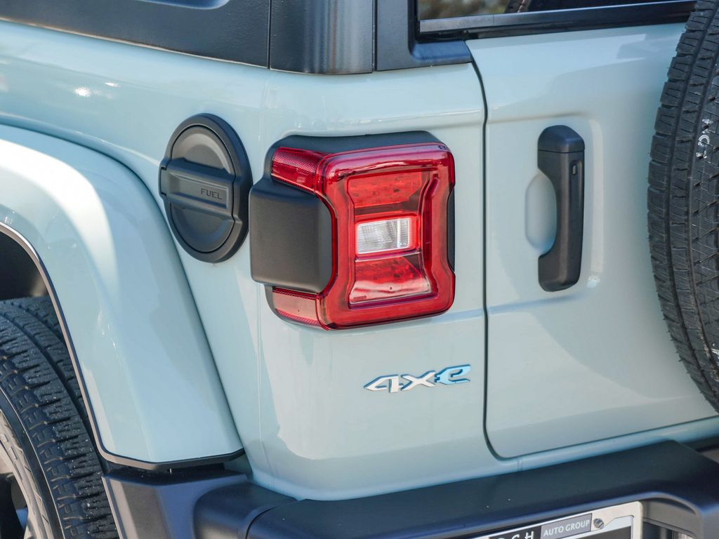 Thumbnail: 2023 Jeep Wrangler - 20