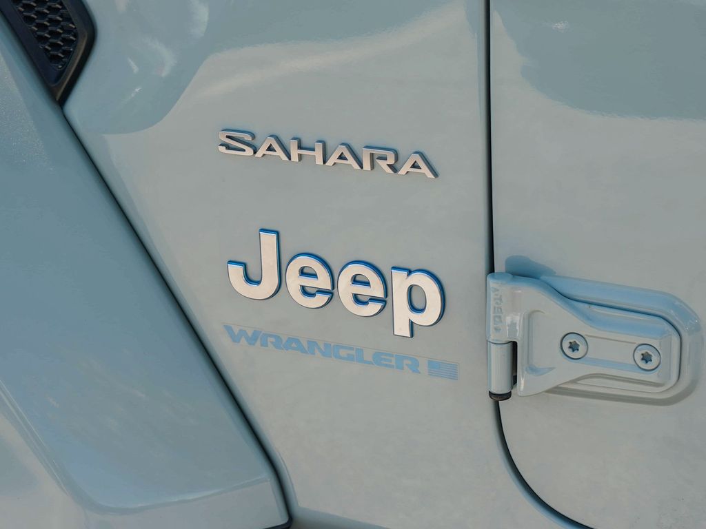 Thumbnail: 2023 Jeep Wrangler - 21