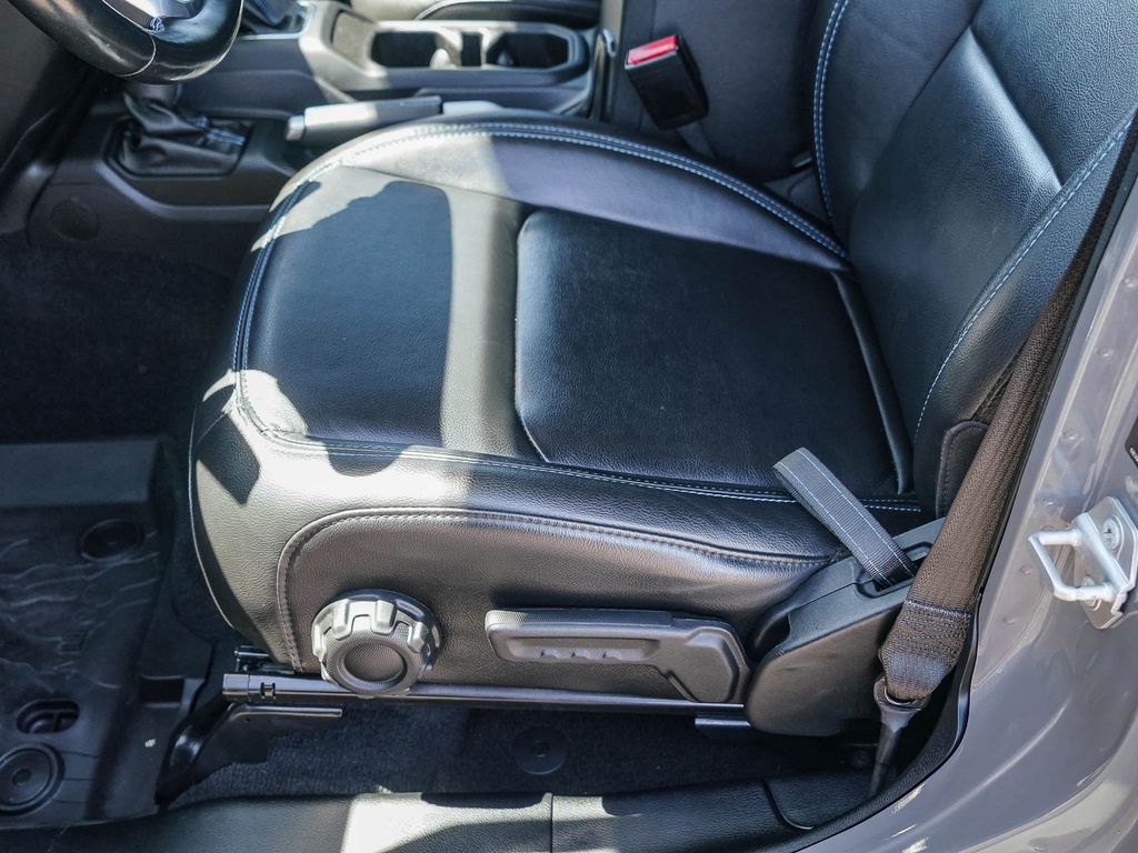 Thumbnail: 2021 Jeep Wrangler - 23