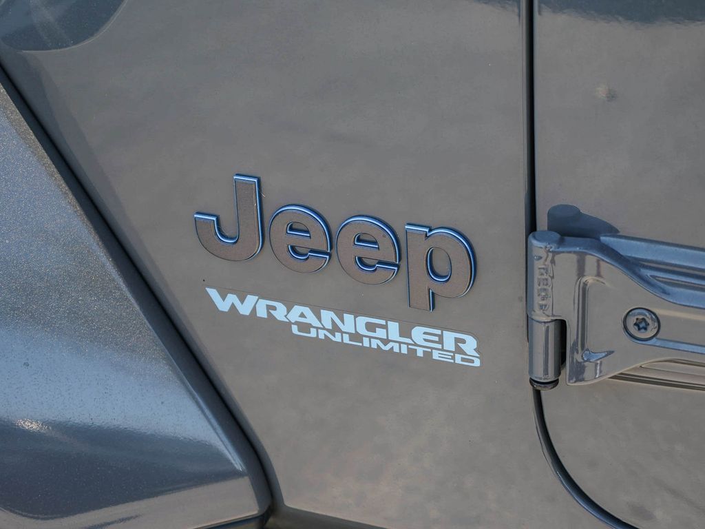 Thumbnail: 2021 Jeep Wrangler - 15