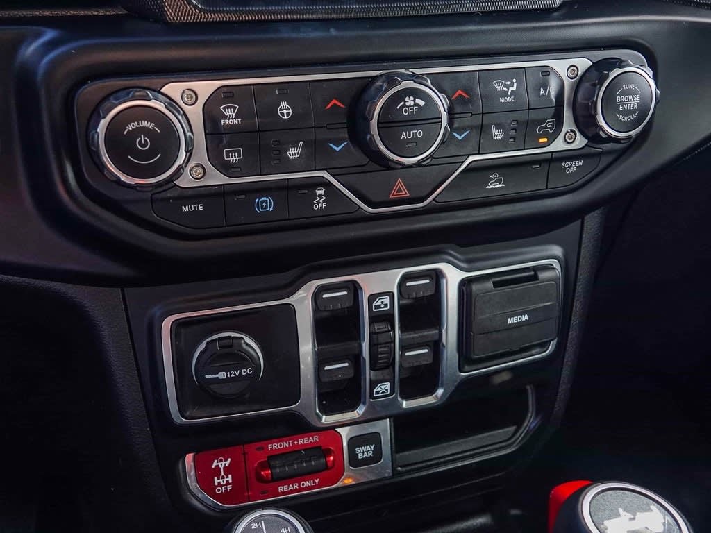 Thumbnail: 2022 Jeep Wrangler - 25