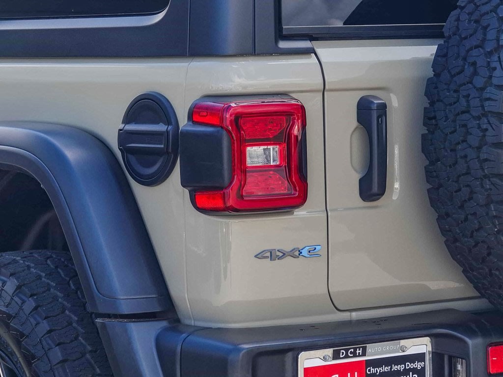 Thumbnail: 2022 Jeep Wrangler - 21