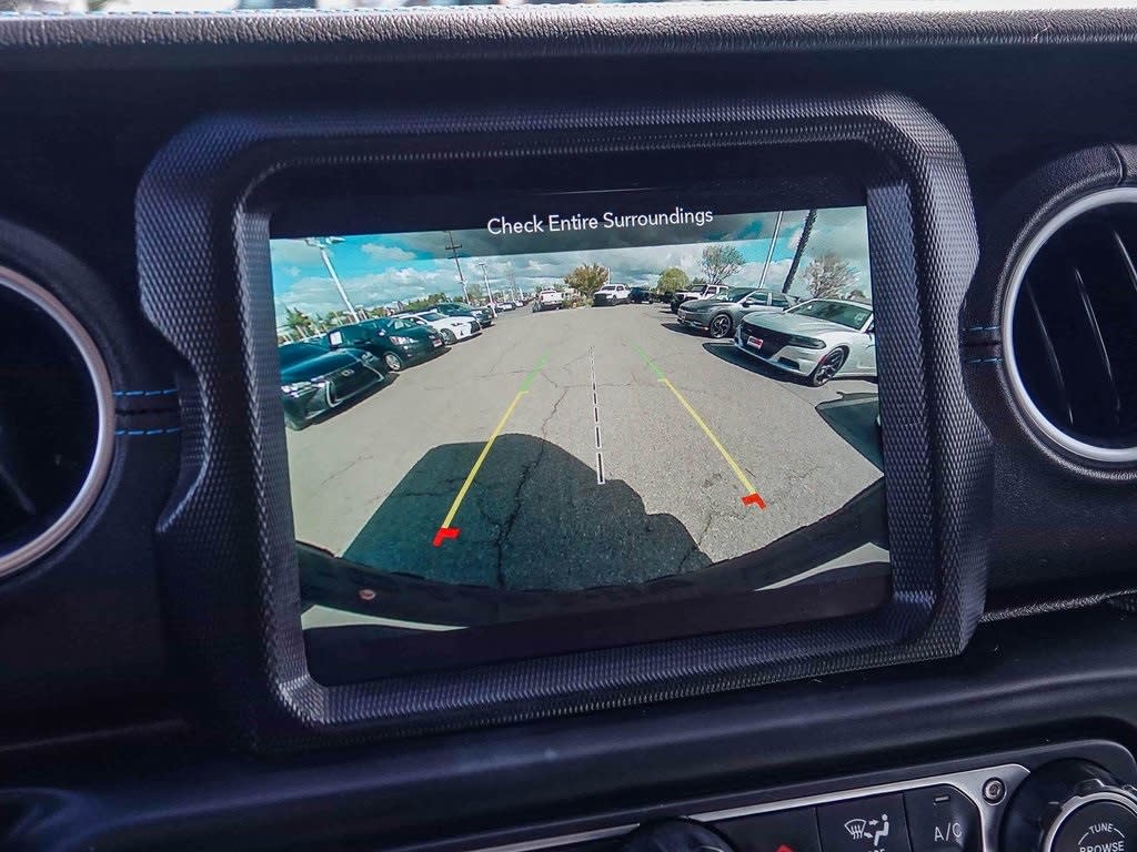 Thumbnail: 2022 Jeep Wrangler - 26