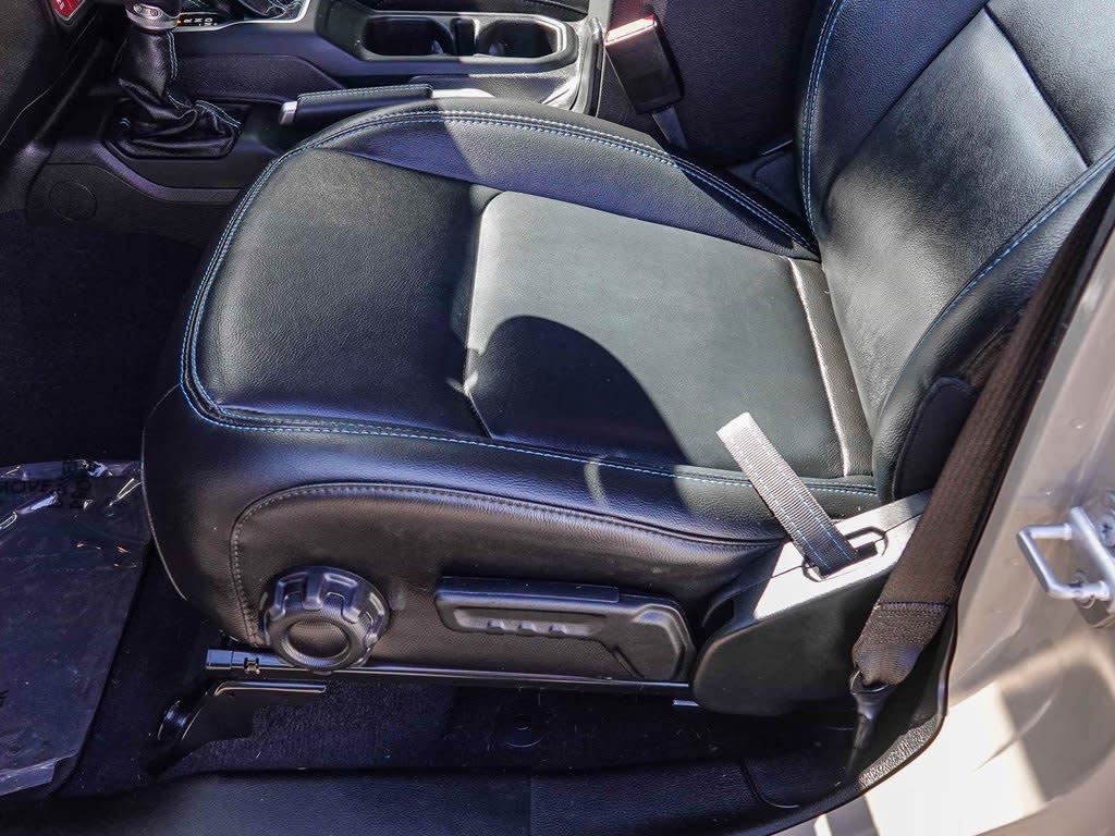 Thumbnail: 2022 Jeep Wrangler - 24