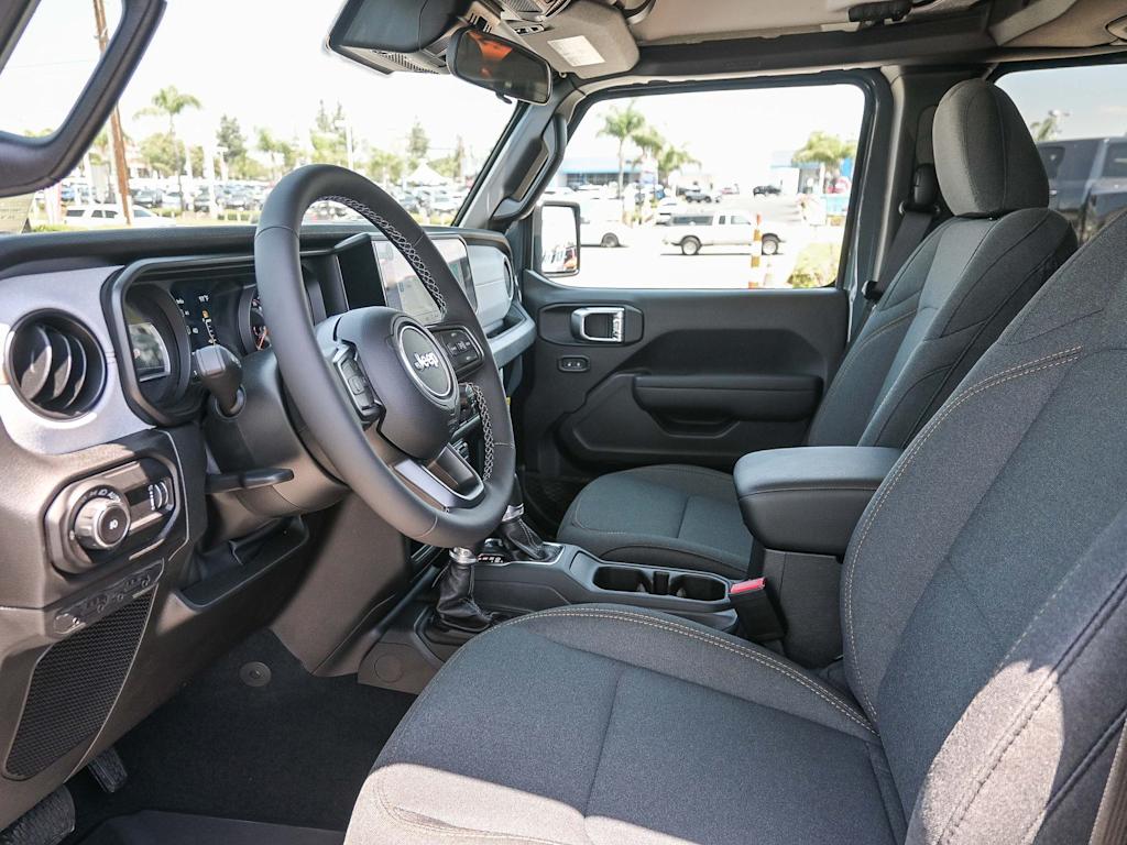 Thumbnail: 2025 Jeep Wrangler - 11