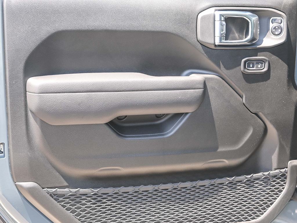 Thumbnail: 2025 Jeep Wrangler - 29