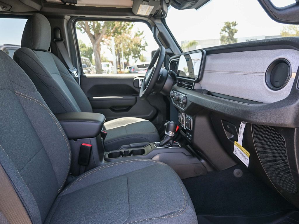 Thumbnail: 2025 Jeep Wrangler - 10