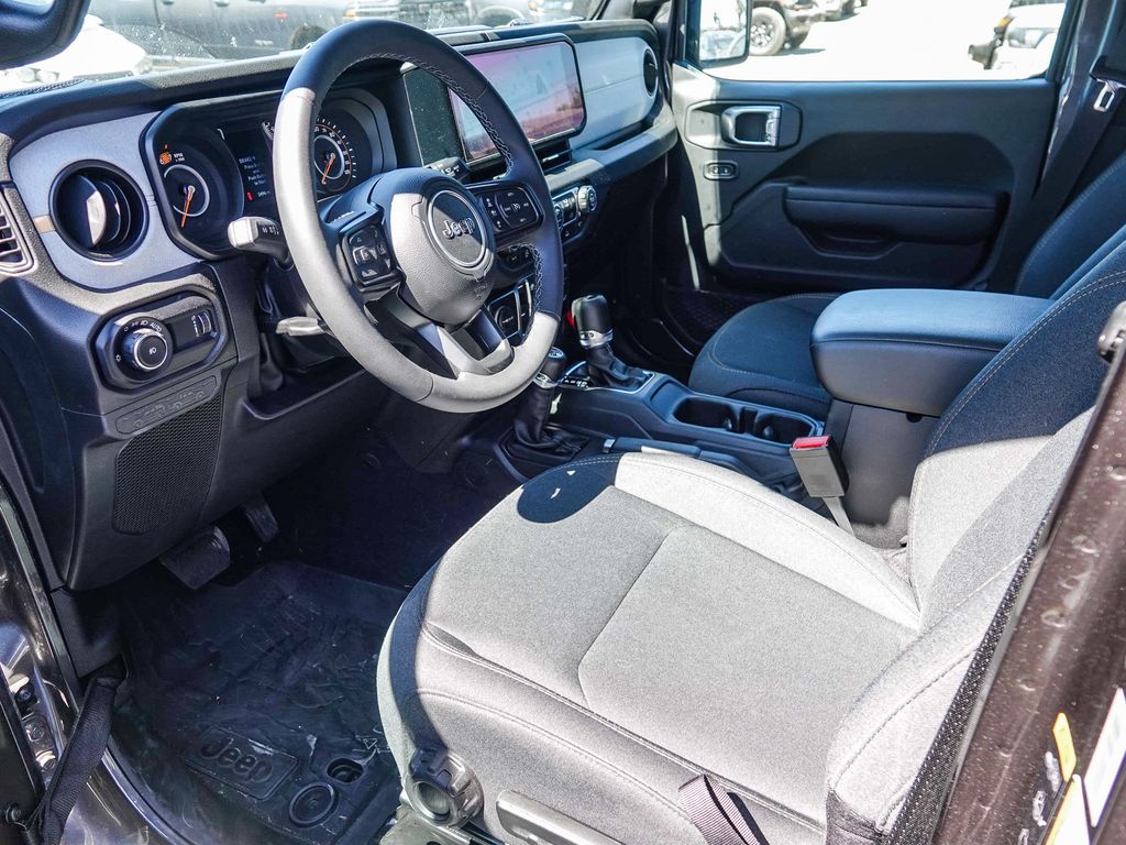Thumbnail: 2026 Jeep Wrangler - 6