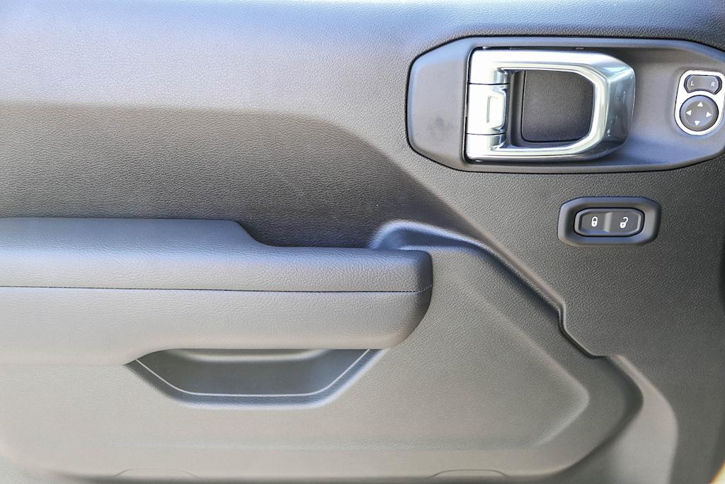 Thumbnail: 2025 Jeep Wrangler - 23