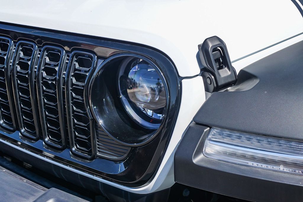 Thumbnail: 2026 Jeep Wrangler - 5