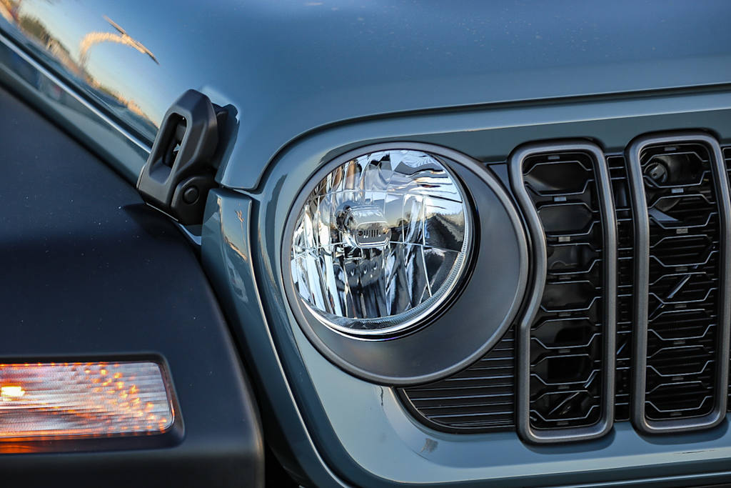 Thumbnail: 2026 Jeep Wrangler - 17