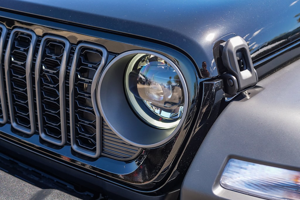Thumbnail: 2026 Jeep Wrangler - 5